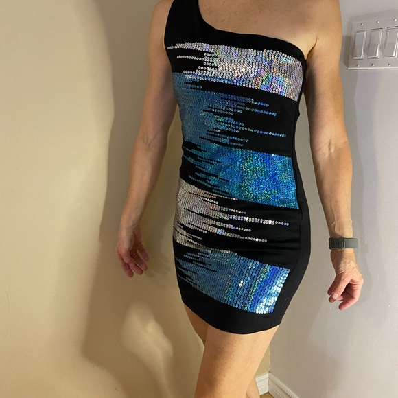 XXI black dress. Small. Worn once. Pairs perfectly w/the Michael Kors shoes! - Picture 5 of 6